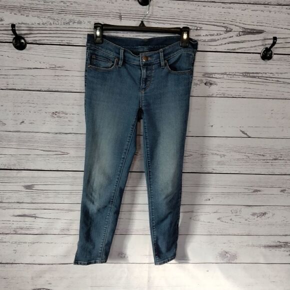 "Loft" woman's jeans 👖  - Picture 2 of 7